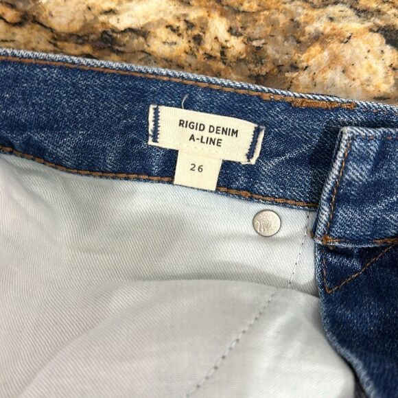 Madewell Rigid Denim A-Line Mini Skirt in Hughes Wash Button-Front Size 26 - Picture 5 of 9